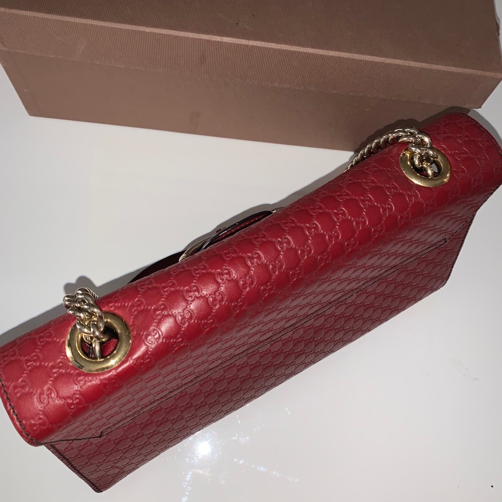 SOLD GUCCI
Microguccissima Medium Emily Chain Shoulder - Picture 5 of 16